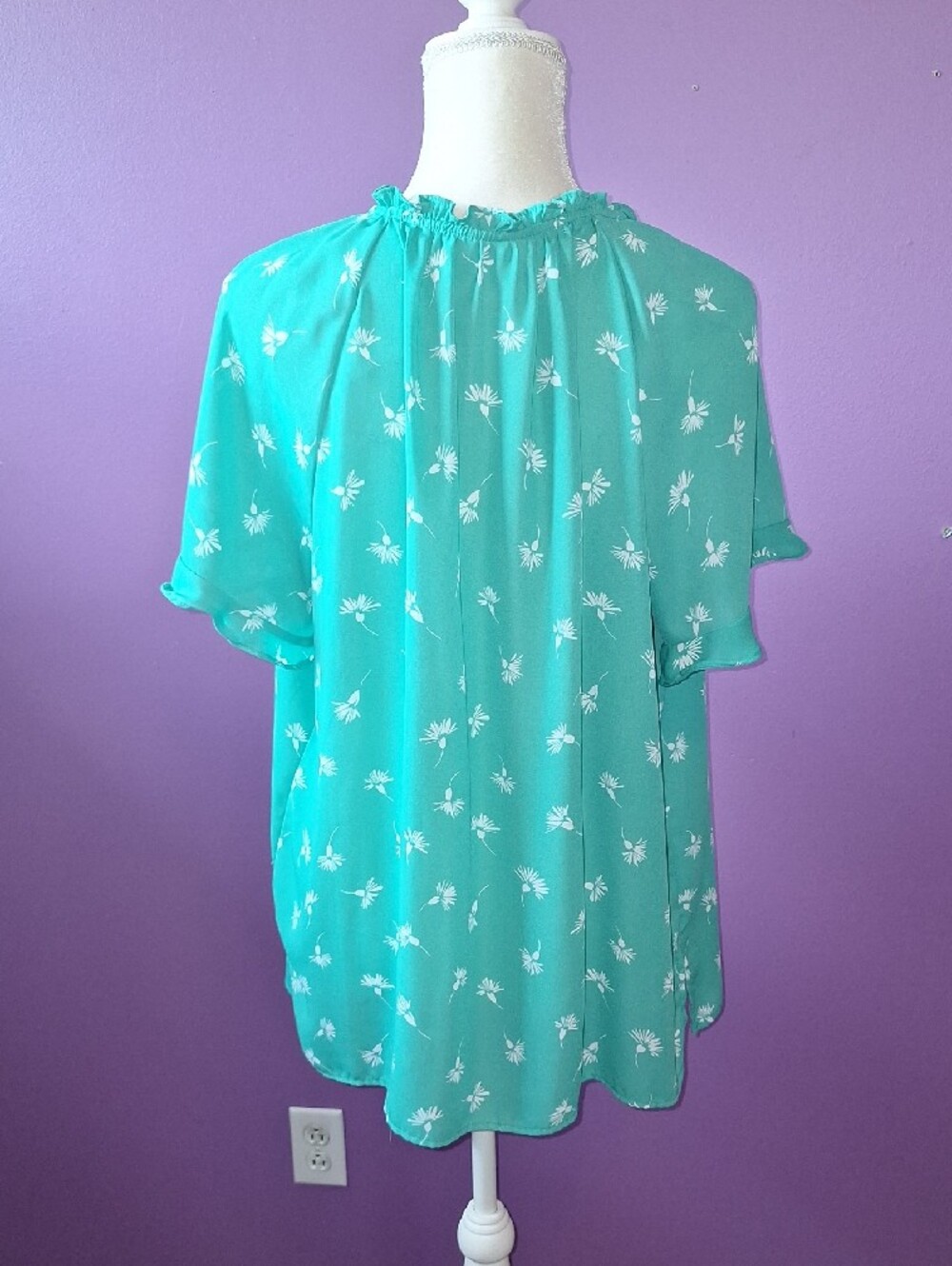 Liz Claiborne Green Floral Tie-Neck Peasant Blouse - Picture 9 of 10
